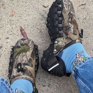 Camouflage Clog Shoes with Rugged Soles